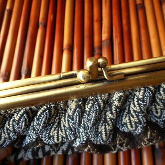 EUC LULU Black/Cream/Brown Leaves Fabric Coin Purse w/Gold Trim w/Kiss Clasp - Picture 3 of 6